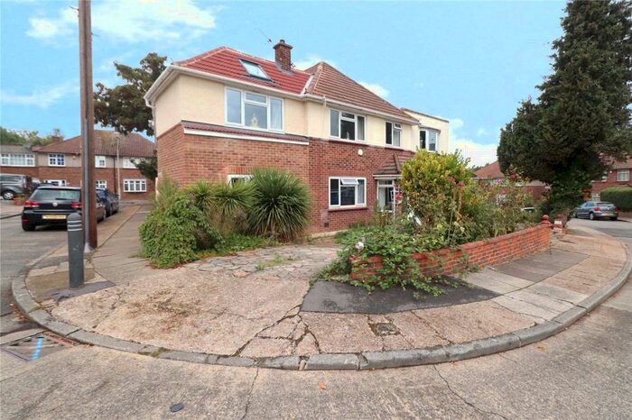 5 Bedroom Detached House To Rent In Highbanks Close, Welling, Kent, DA16