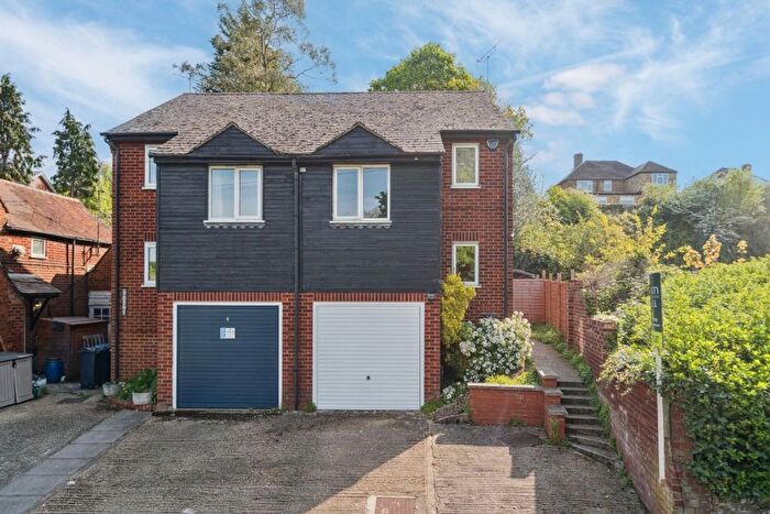 3 Bedroom Semi-Detached House To Rent In Gravel Hill, Chalfont St. Peter, SL9