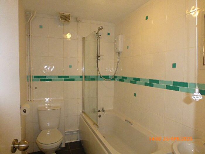 3 Bedroom Terraced House To Rent In Alfriston Close, Luton, LU2