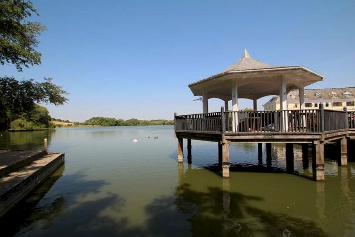 2 Bedroom Apartment To Rent In Moorhen Court, Watermead *Zero Deposit Option*, HP19