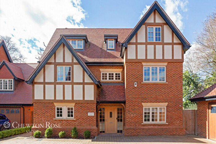 5 Bedroom Detached House For Sale In Furlong Drive, Ascot, SL5