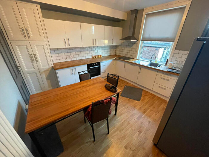 4 Bedroom Terraced House To Rent In Aston Street, Leeds, LS13
