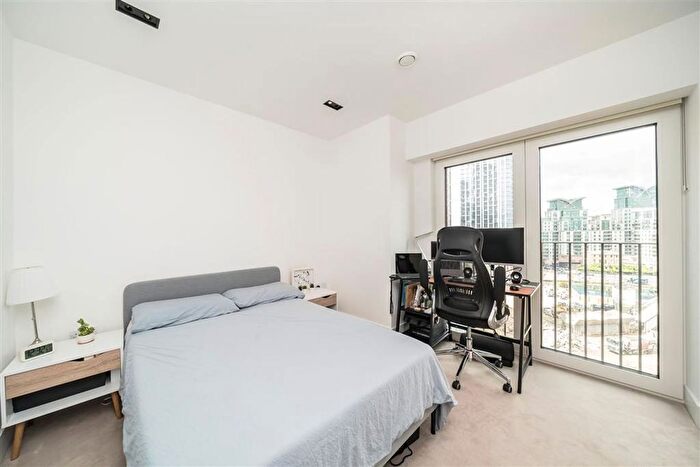 2 Bedroom Flat For Sale In Exchange Gardens, Vauxhall, SW8