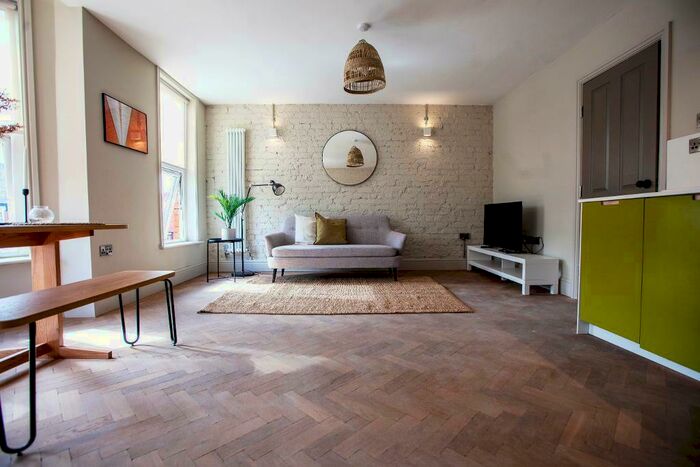 2 Bedroom Apartment To Rent In Albert Road, Levenshulme, M19