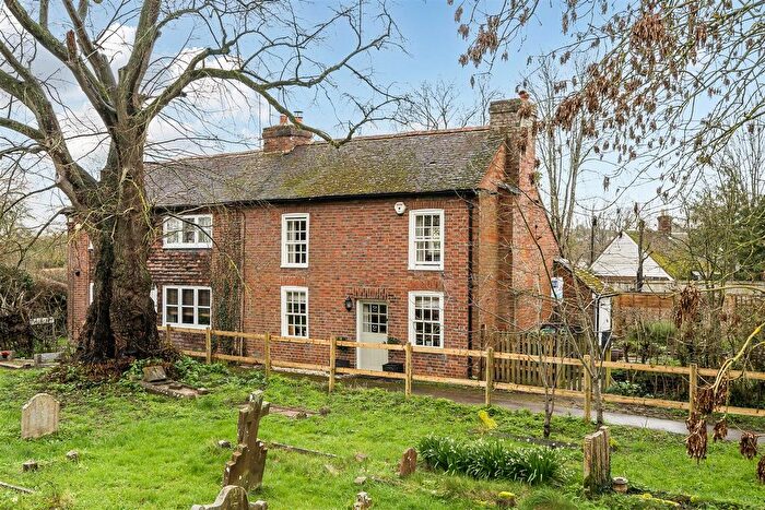 2 Bedroom Property For Sale In Church Walk, Headcorn, TN27