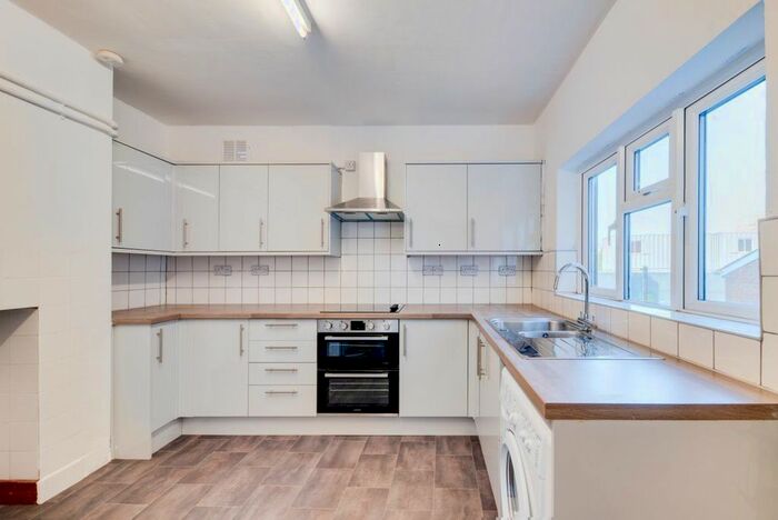 5 Bedroom Property To Rent In St. Martins Terrace, Canterbury, CT1