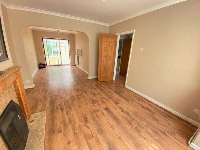 3 Bedroom House To Rent In Ellingham Road, Hemel Hempstead, HP2