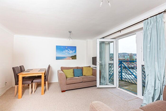 2 Bedroom Flat To Rent In Trawler Road, Swansea, SA1