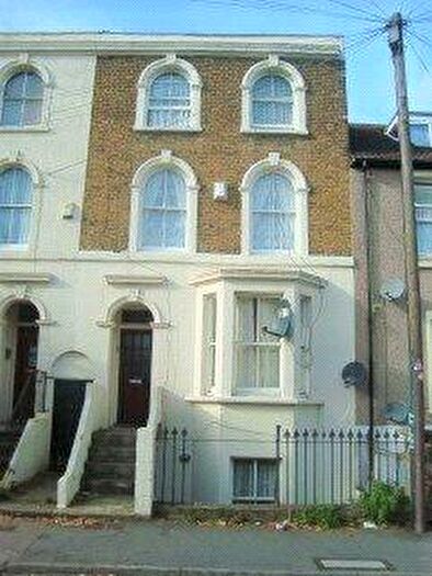 Flat To Rent In Brandon Street, Gravesend, Kent, DA11