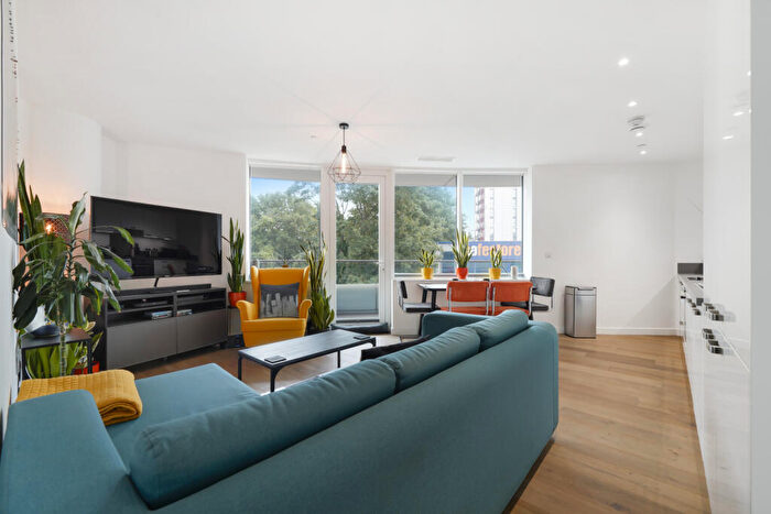 1 Bedroom Flat To Rent In Lombard Wharf, Lombard Road, Battersea, London, SW11