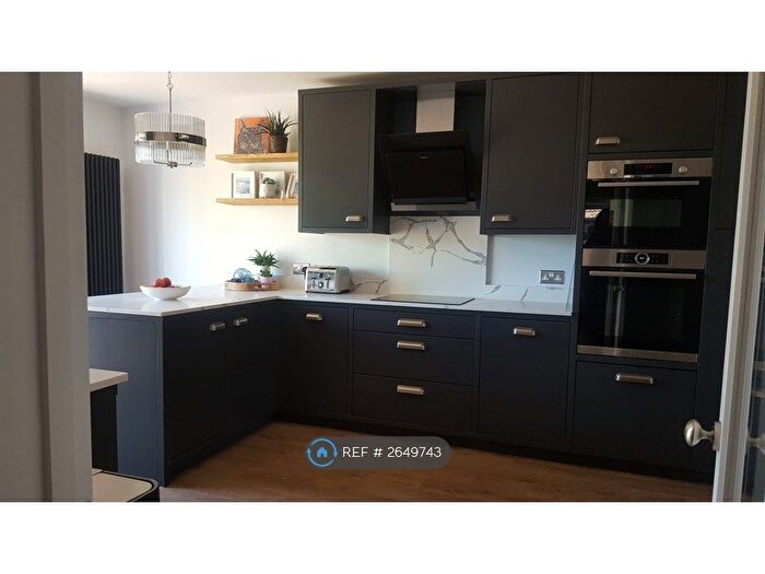 3 Bedroom Detached House To Rent In Chipstead Way, Banstead, SM7