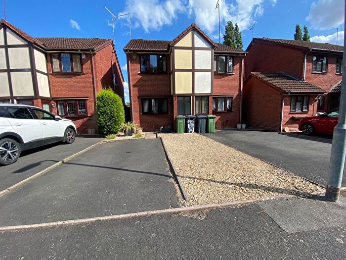 2 Bedroom Property To Rent In Heathlands, Stourport-On-Severn, DY13