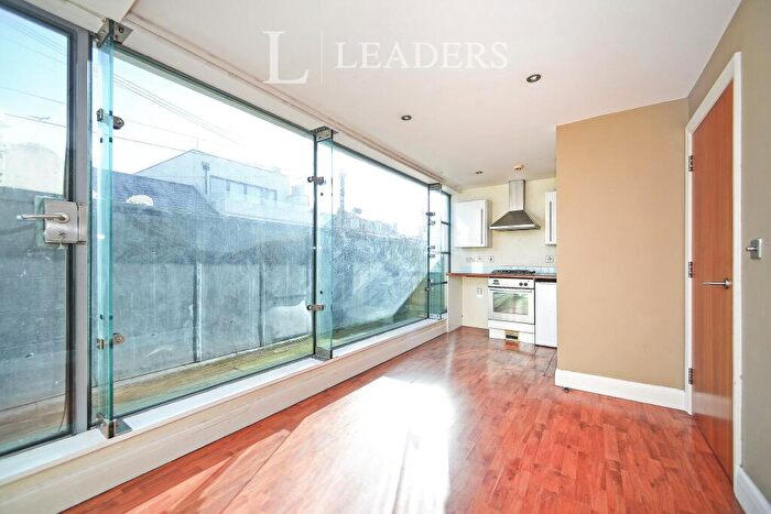 2 Bedroom Flat To Rent In Upper Gardner Street, Brighton, East Sussex, BN1