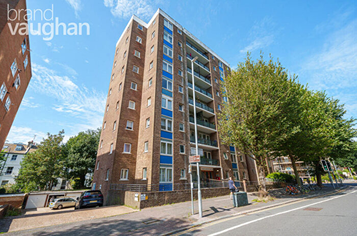 1 Bedroom Flat To Rent In The Drive, Hove, East Sussex, BN3