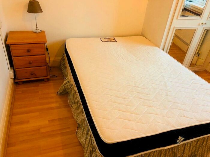 3 Bedroom Flat To Rent In Ruskin Road, Isleworth, TW6