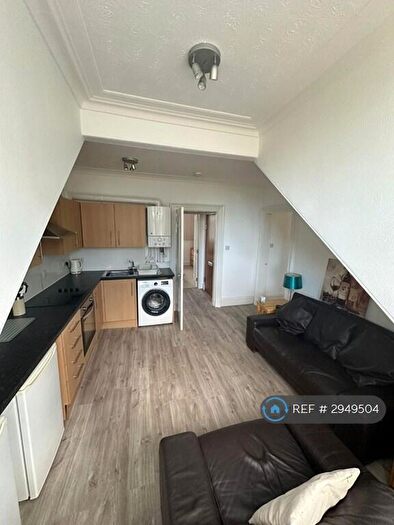 2 Bedroom Flat To Rent In University Road, Aberdeen, AB24