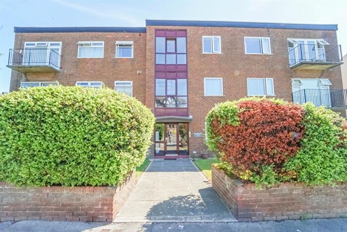 2 Bedroom Apartment For Sale In Bare Lane, Morecambe, LA4