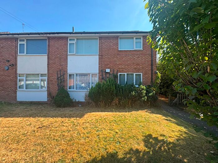 2 Bedroom Flat To Rent In Priory Road, Hall Green, Birmingham, West Midlands, B28