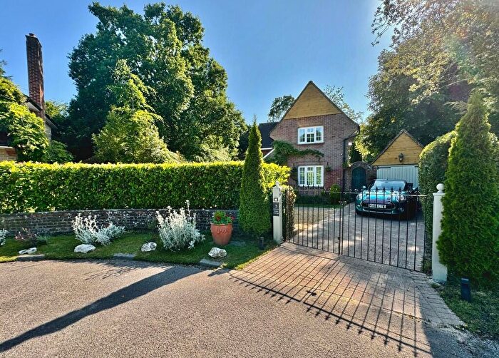 4 Bedroom Detached House To Rent In South Close, Havant, PO9