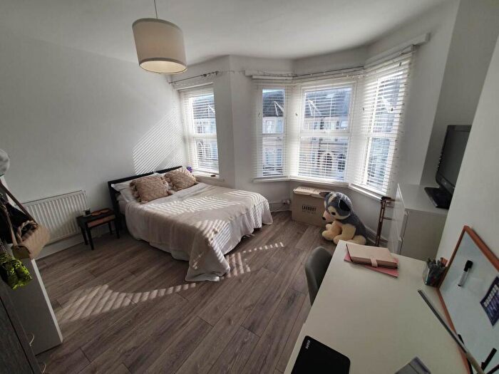 5 Bedroom House To Rent In Tewkesbury Street, Cathays, Cardiff, CF24