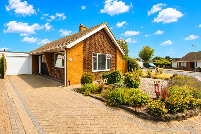 2 Bedroom Detached Bungalow For Sale In Dorcas Gardens, Broadstairs, CT10