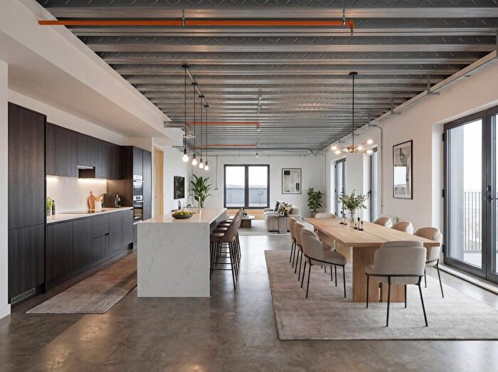 3 Bedroom Flat For Sale In The Penthouse, District Lofts, Happy Walk, Leeds, LS9