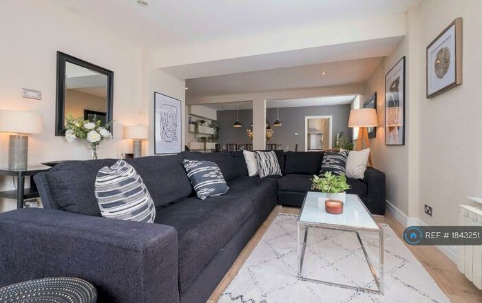 4 Bedroom End Of Terrace House To Rent In Hampton Street, Brighton, BN1