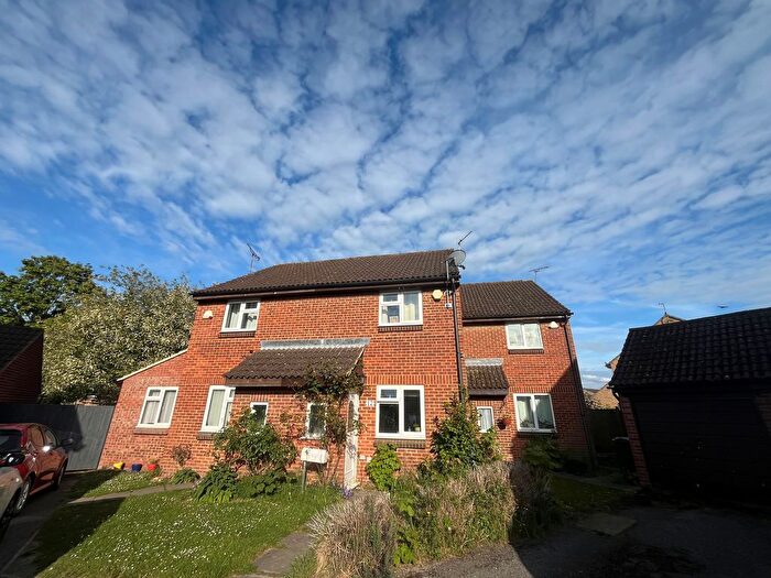 2 Bedroom Terraced House For Sale In Gwynne Close, Tring, HP23