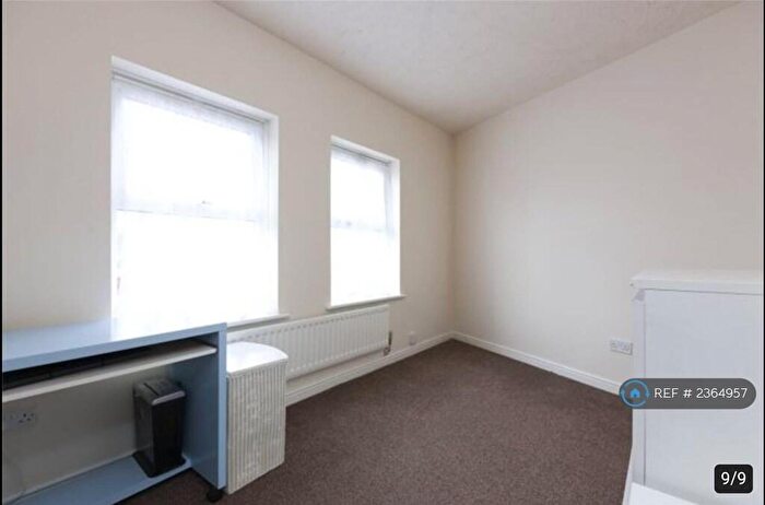 2 Bedroom End Of Terrace House To Rent In Foxglove Road, Romford, Rush Green, RM7