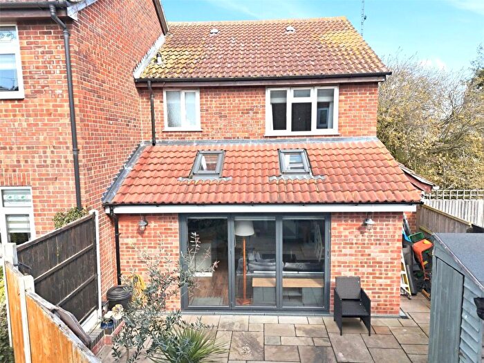 1 Bedroom End Of Terrace House For Sale In Havenside, Little Wakering, Southend-on-Sea, Essex, SS3