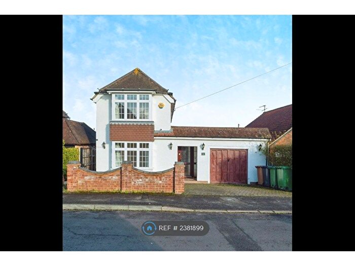 3 Bedroom Detached House To Rent In Guildford, Guildford, GU2