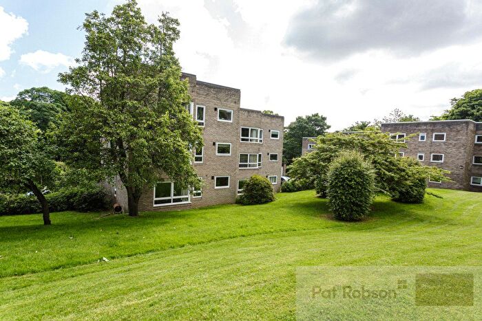 2 Bedroom Flat To Rent In Farnsworth Court, Lindisfarne Close, Jesmond, Newcastle Upon Tyne, NE2