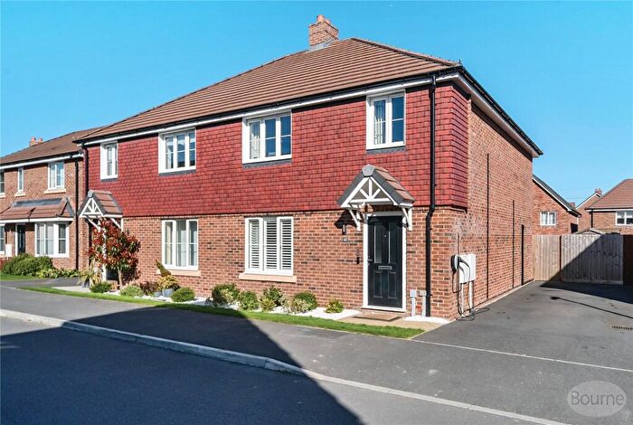 4 Bedroom Semi Detached House For Sale In Bartlett Avenue, Badshot Lea, Farnham, Surrey, GU9