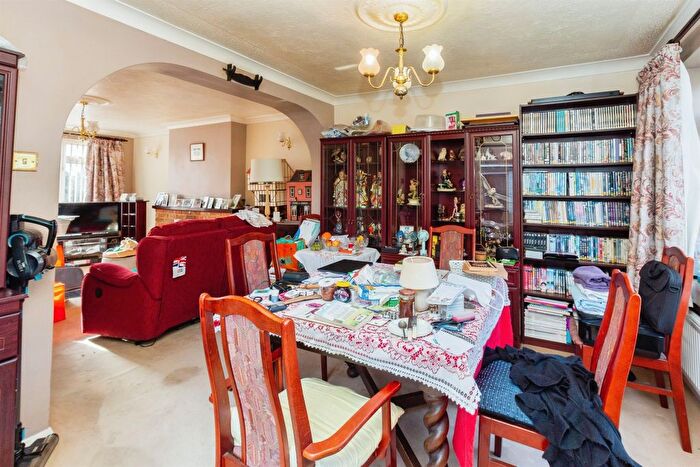 2 Bedroom Semi-Detached House For Sale In Swan Close, Whitchurch, Aylesbury, HP22