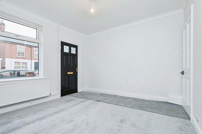 3 Bedroom Terraced House For Sale In Carshalton Road, Norwich, NR1
