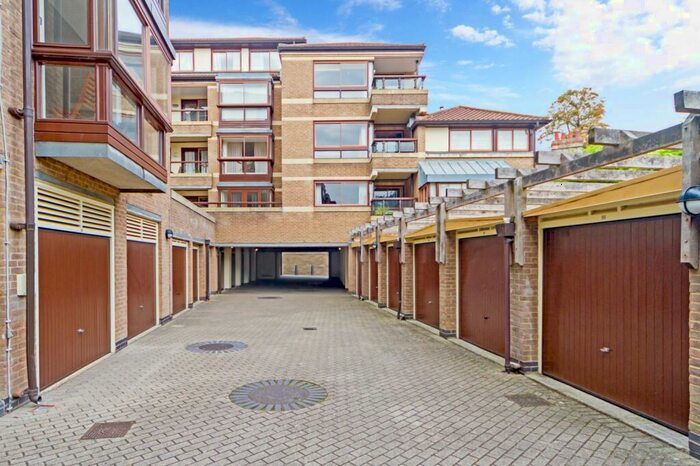 2 Bedroom Flat To Rent In Beaufort Place, Thompsons Lane, Cambridge, CB5