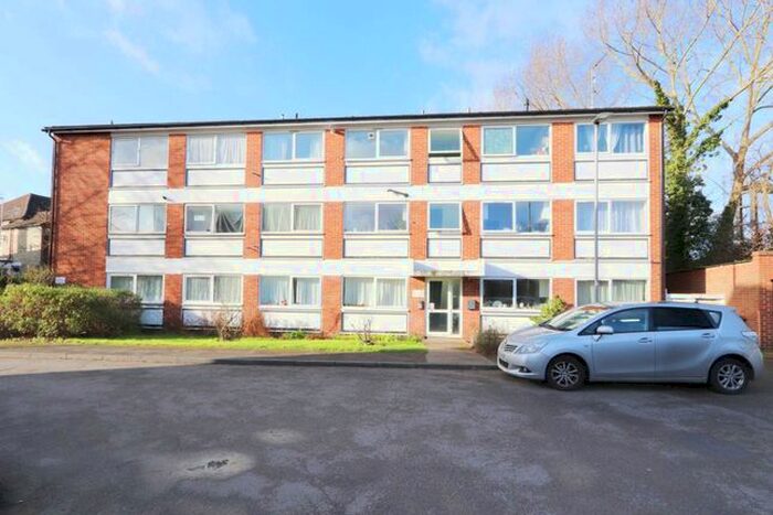 2 Bedroom Flat To Rent In Kingston Road, New Malden, KT3