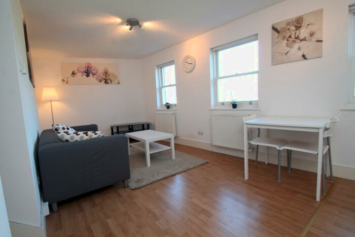 1 Bedroom Flat To Rent In Courthill Road, Lewisham, SE13