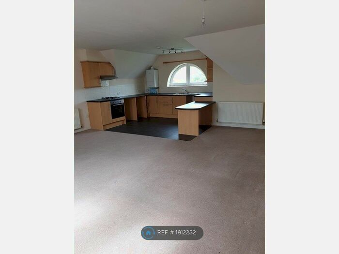 2 Bedroom Flat To Rent In St. Barbara's Close, Tewkesbury, GL20