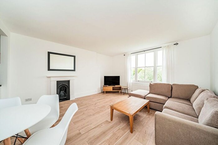 3 Bedroom Flat To Rent In Sutherland Avenue, London, W9