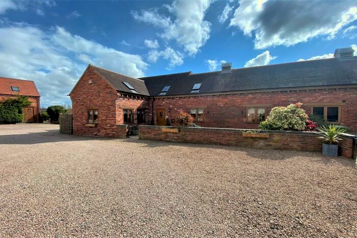2 Bedroom Barn Conversion For Sale In Swancote Farm Barns, Bluntington, Chaddesley Corbett, DY10