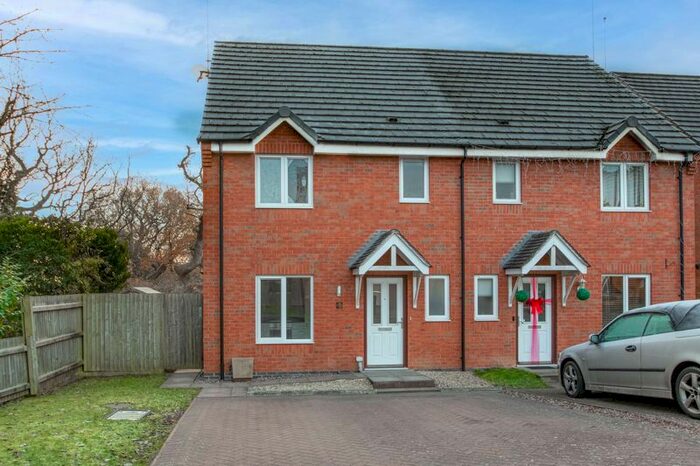 3 Bedroom Semi-Detached House To Rent In Padbury Close, Redditch, B98