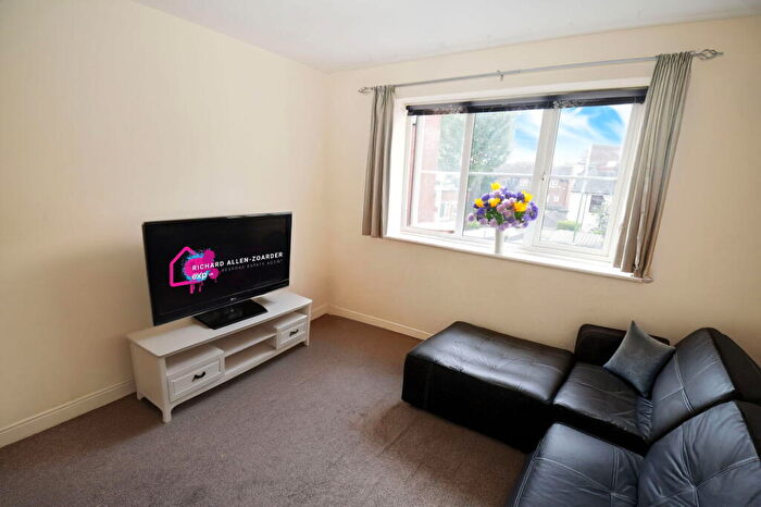 2 Bedroom Flat For Sale In Abberley Street, Dudley, DY2