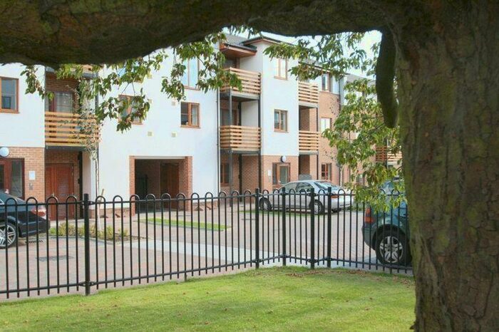 2 Bedroom Flat To Rent In John North Close, High Wycombe, HP11