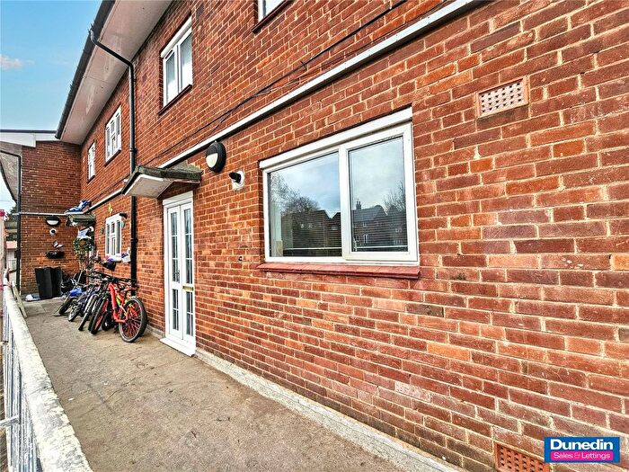 3 Bedroom Flat For Sale In Edgewood Road, Rednal, Birmingham, B45