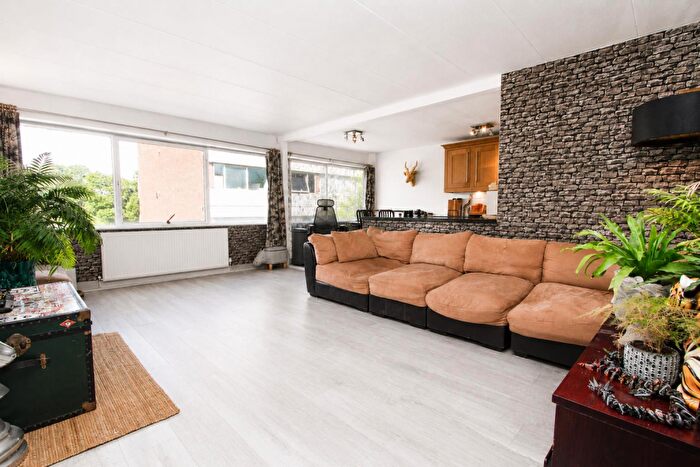 2 Bedroom Flat For Sale In Meller Close, Beddington, CR0