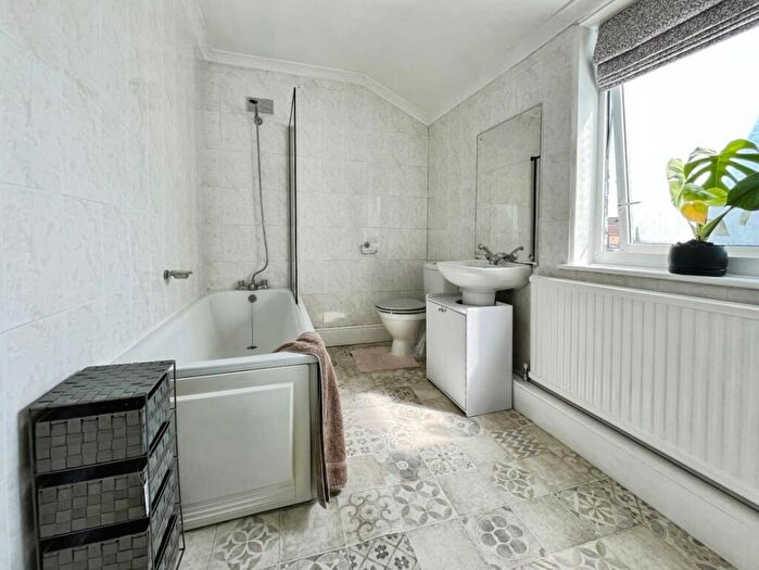 2 Bedroom End Of Terrace House For Sale In Cherry Tree Lane, Beverley, HU17