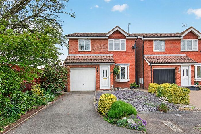 3 Bedroom Detached House For Sale In Marley Fields, Leighton Buzzard, LU7