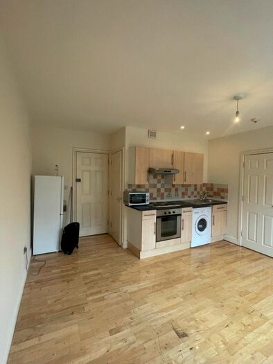 Studio To Rent In Willesden High Road, London, NW10