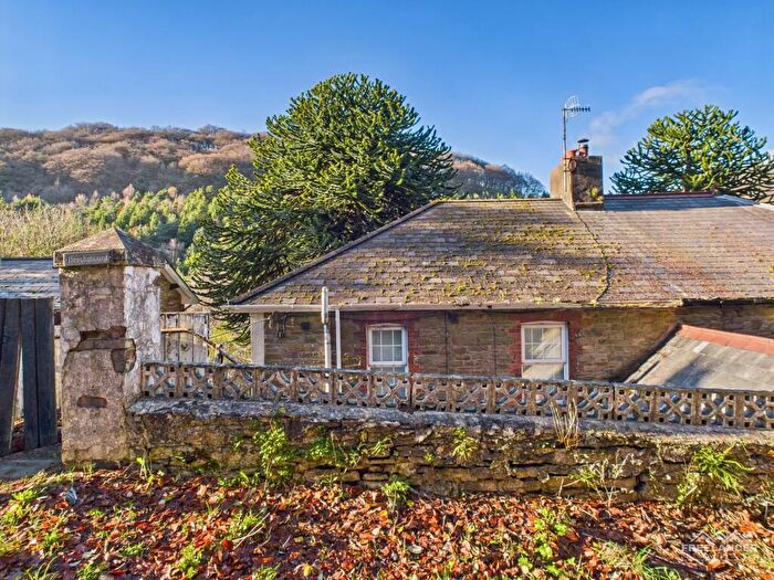 3 Bedroom Semi-Detached House For Sale In Plasycoed, Pontnewynydd, Pontypool, NP4